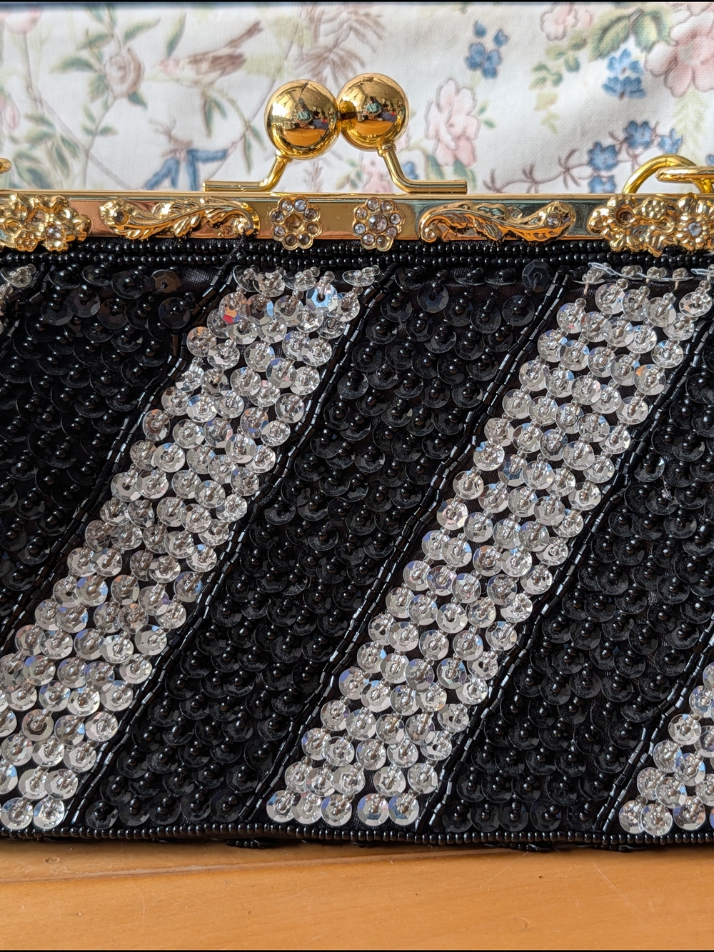 Sequin Beaded Handbag - Picture 3 of 10